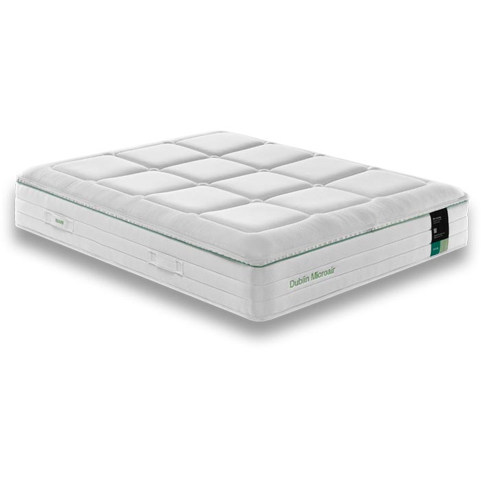 "Le Matelas Dublin MicroAir se distingue par sa suspension de 1100 ressorts ensachés sur 7 zones, complétée par un accueil en viscoélastique pour un confort sur mesure, et un plateau réversible avec un coutil Ice Cold rafraîchissant pour l'été, garantissant un soutien optimal et une adaptabilité saisonnière à une hauteur totale de 31 cm.