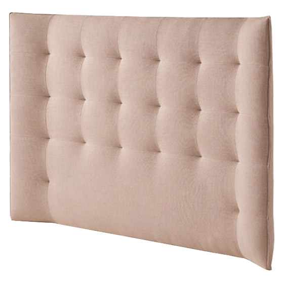 La tête de lit Ossian en bois massif avec finitions capitonnées est disponible en plusieurs tissus déco pour s'adapter à votre style.