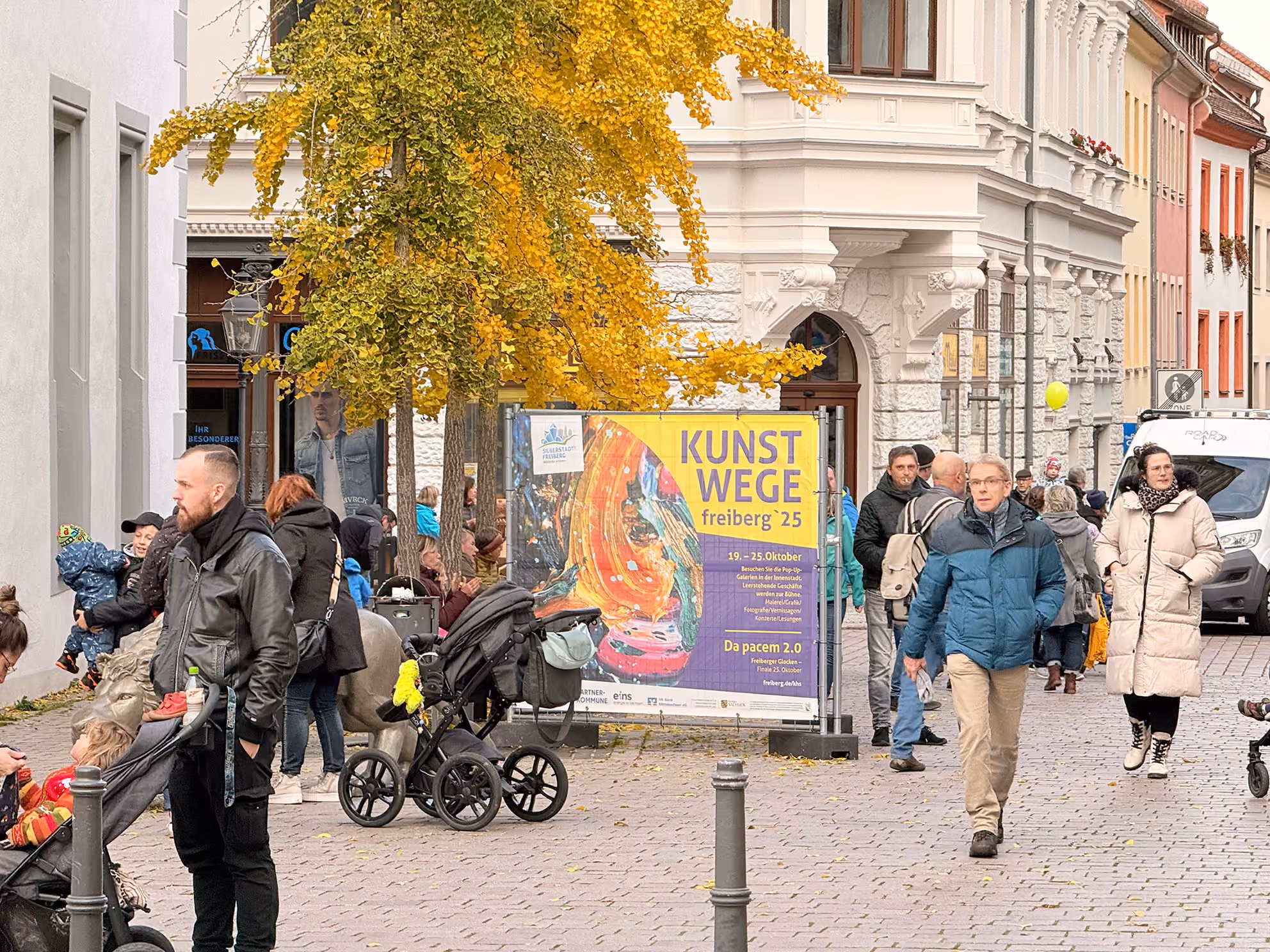 Installation view of KUNSTWEGE FREIBERG 2025 by Juliana & Andrey Vrady