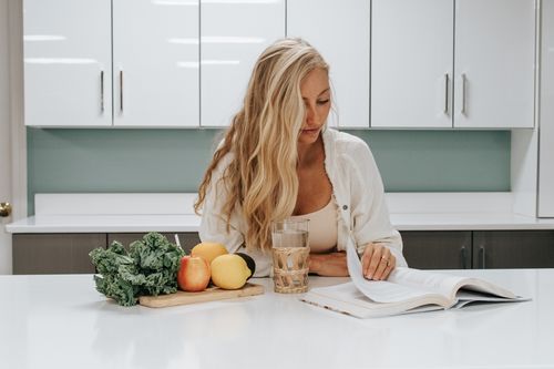 image of shelby reading