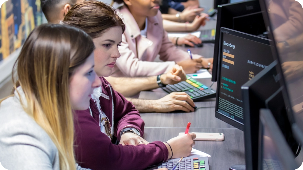 Des étudiants en Master Finance à BSB