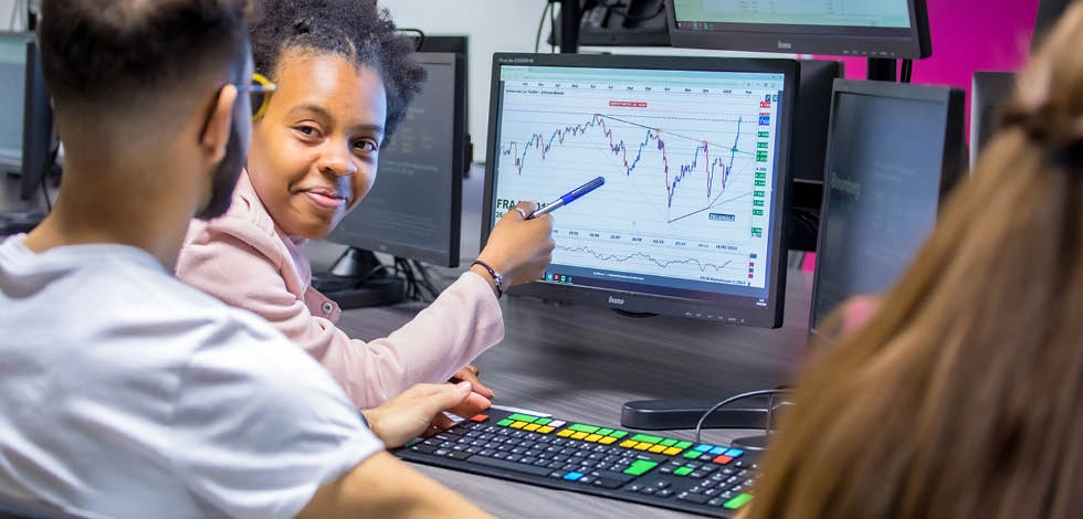 Bachelor Finance atouts et débouchés pour votre carrière en finance - BSB Éducation