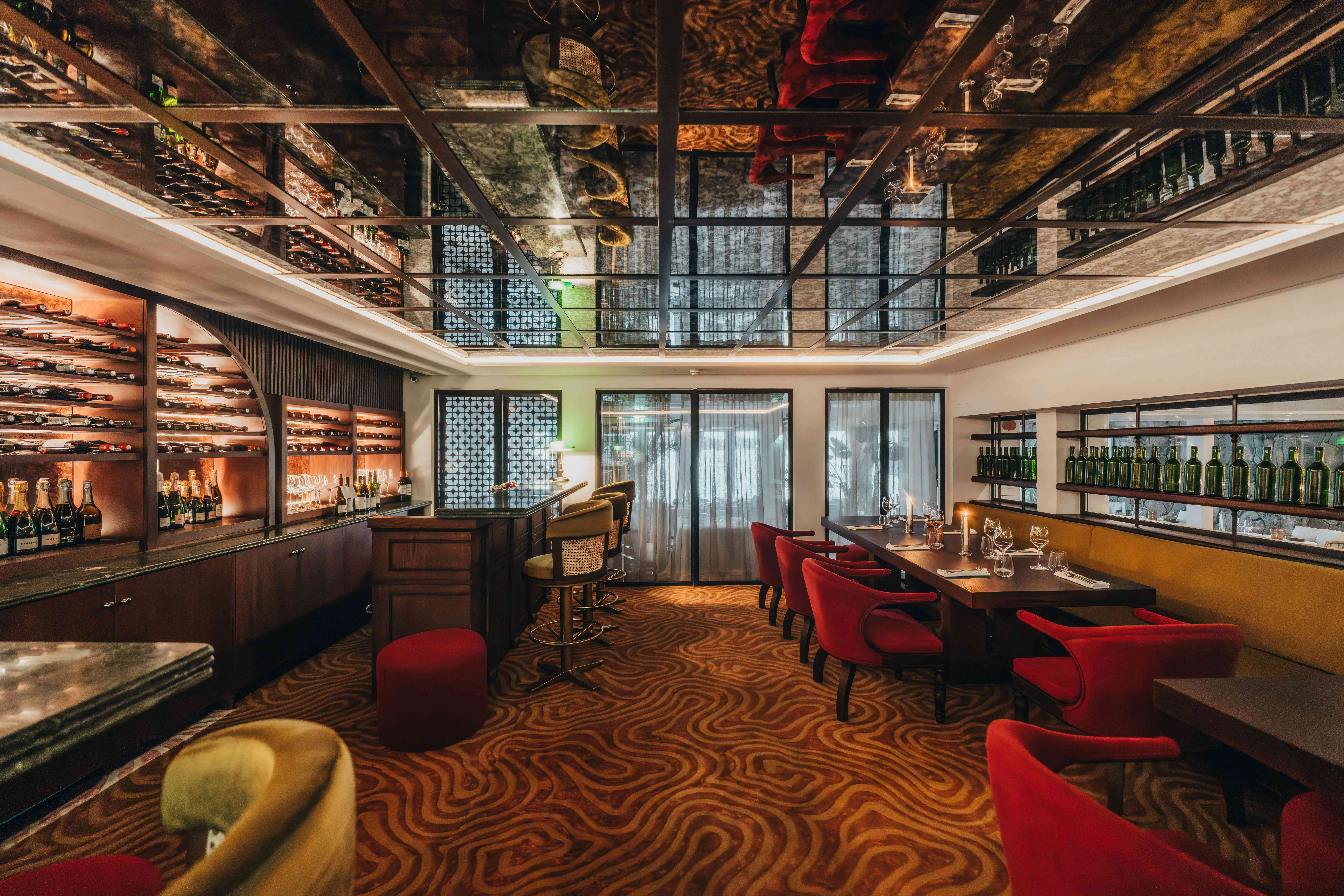 Presentation of a plate from a gourmet restaurant 20 Degrés Sud