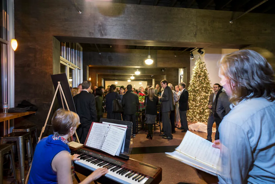 Patrons enjoyed music from The Inverse Opera and Dickens Carolers.
