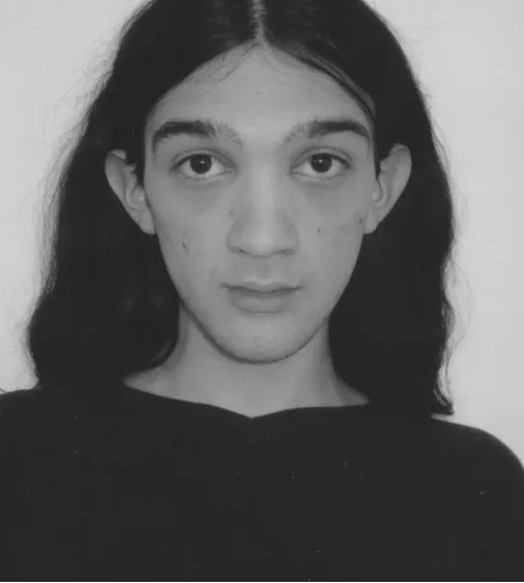 Model photo white and black