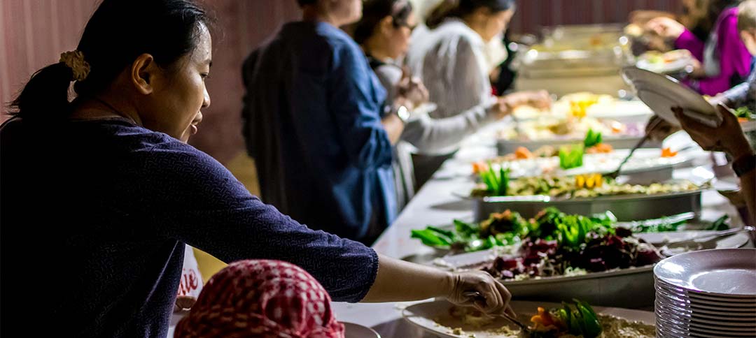 13 Unique fundraising dinner ideas to inspire your next event