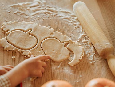 9 Thanksgiving fundraising ideas to raise more this season