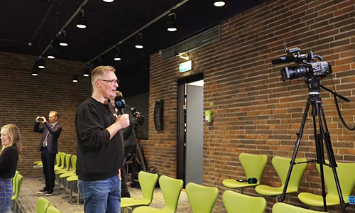 TV-M i aktion i forbindelse med dækningen af KV25. (Screem dump fra TV-M)