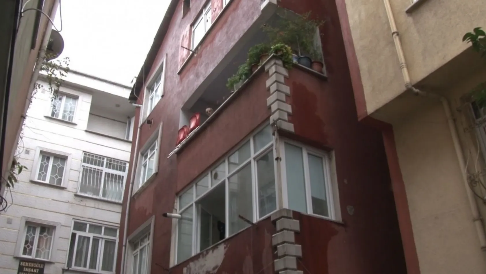 İstanbul'da "Depremde Bir Binada Hasar Oluştu" İhbarı Ekipleri Alarma Geçirdi!