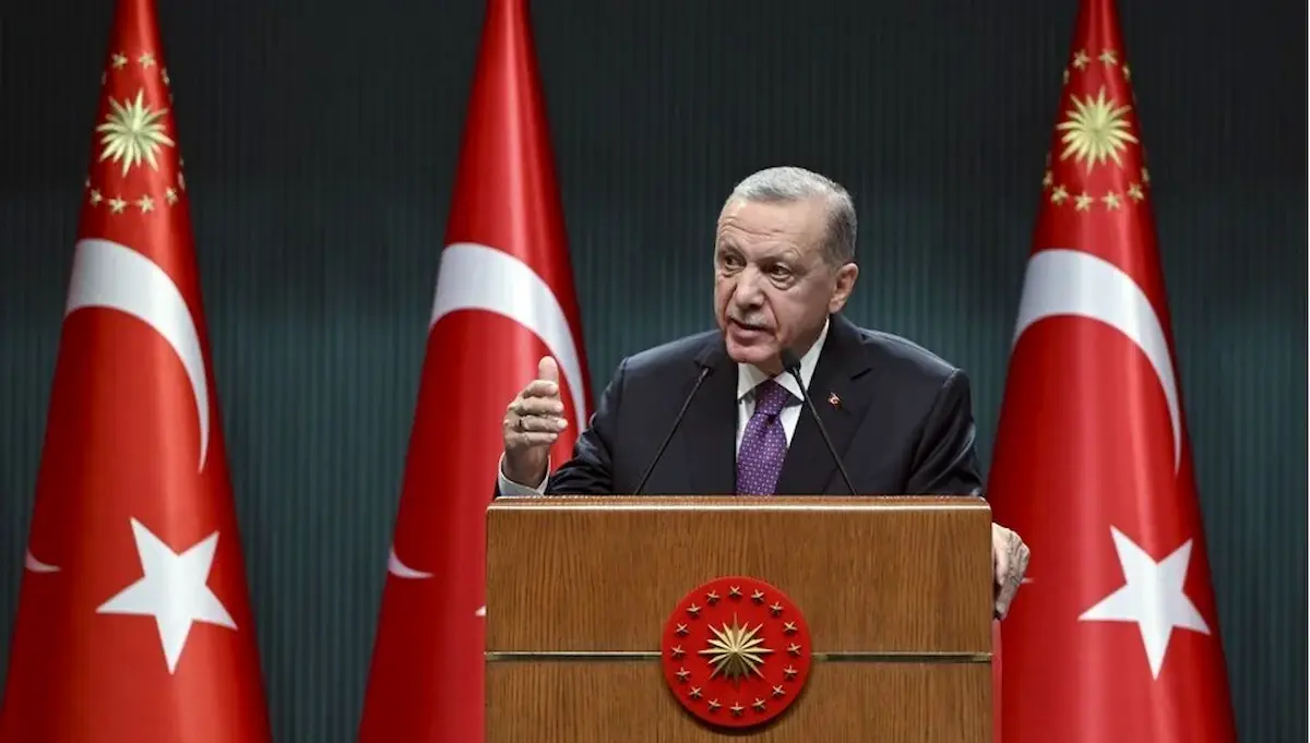 Cumhurbaşkanı Recep Tayyip Erdoğan, "İşçilerimizin onayını alacak, işverenlerimizi de yormayacak bir asgari ücret seviyesi hedefiyle bu süreç yönetilecek."