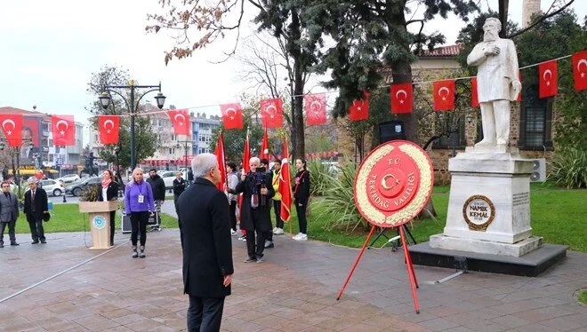 Türk Edebiyatı'nın "Vatan Şairi" Namık Kemal, doğumunun 183'üncü yıl dönümünde Tekirdağ'da anıldı.