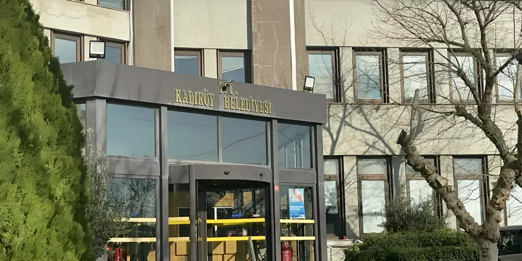 Kadıköy Belediyesi, Düzenleme Ortaklık Payı nedeniyle 2015 yılında kamulaştırma yaptı. Belediyenin kamulaştırmayı ödememesi nedeniyle icra işlemi uygulandı.