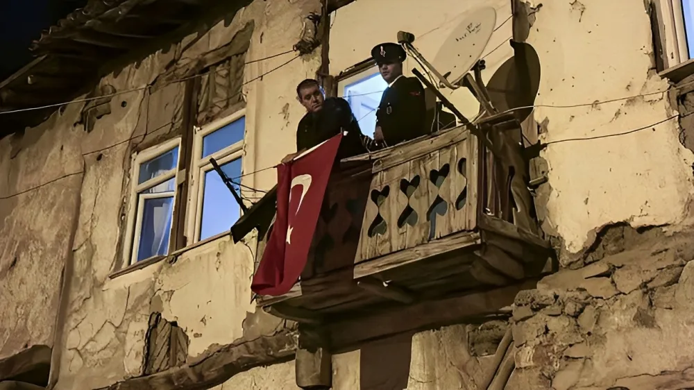 Irak'ın kuzeyinde şehit olan Piyade Sözleşmeli Er Yasin Karaca'nın Tokat'taki baba evi, Aile ve Sosyal Hizmetler Bakanlığı tarafından yeniden yaptırılacak.