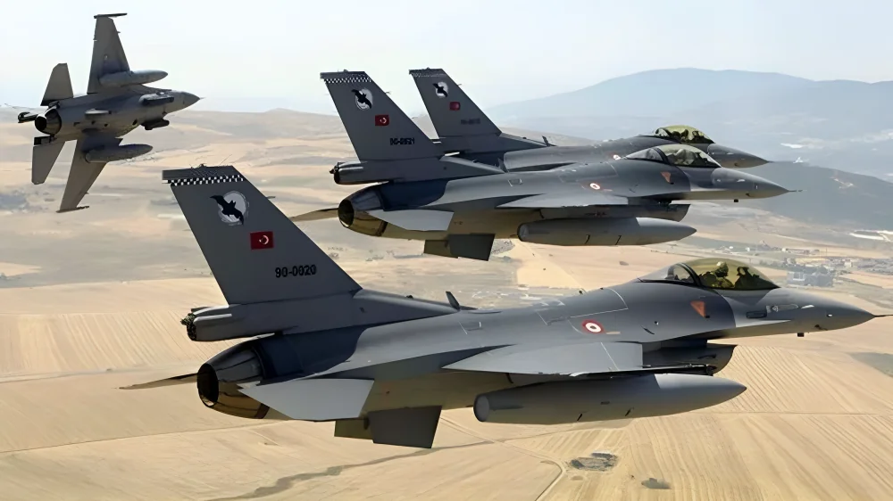 Milli Savunma Bakanlığı, Irak ve Suriye'nin kuzeyindeki terör hedeflerine yönelik hava harekatlarında en az 26 teröristin etkisiz hale getirildiğini duyurdu.