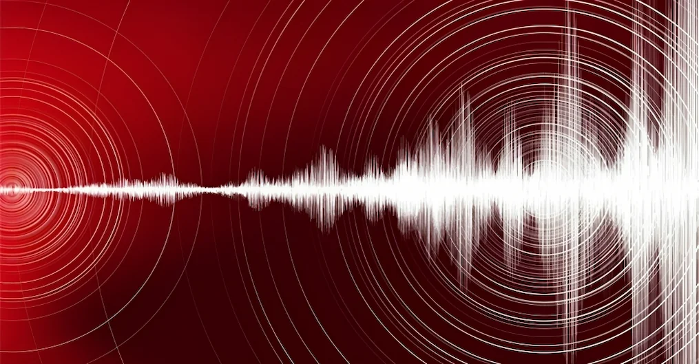  Japonya'da 7.4'lük bir deprem meydana geldi. Deprem sebebiyle kıyı bölgeler için tsunami alarmı verildiği öğrenildi.