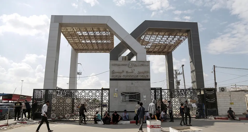 İki Mısırlı yetkili, İsrail’in Gazze Şeridi'nin Refah kentine saldırması halinde Mısır'ın İsrail ile olan Camp David Anlaşması’nı askıya alacağını iddia etti.

