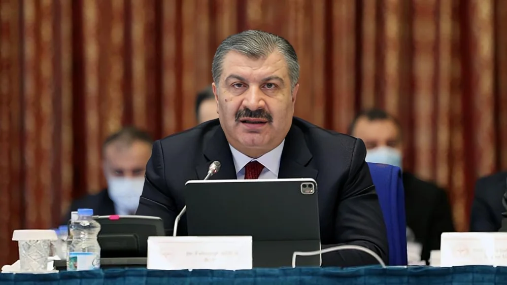 Sağlık Bakanı Fahrettin Koca, Ankara ve İstanbul hariç tüm illerde yan dal uzmanı hekimleri için sözleşmeli pozisyonlar açılacağını duyurdu.