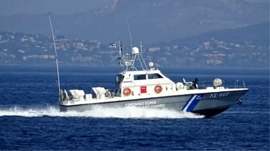 Yunanistan Sahil Güvenlik ekipleri, Datça açıklarındaki Sömbeki Adası açıklarında düzensiz göçmenleri taşıyan bir sürat teknesini durdurmak için ateş açtı
