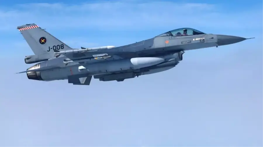 Rusya ile savaşın devam ettiği Ukrayna'da, Ukrayna Hava Kuvvetleri'ne ait ABD yapımı bir F-16 savaş uçağı düştü. Kazada uçaktaki pilotun öldüğü bildirildi
