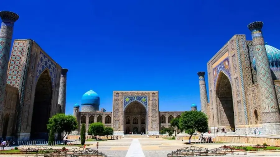 Özbekistan Senatosu, 'uygunsuz konuşan' yabancıların ülkeye girişini yasaklayan yasa değişikliğini kabul etti. 