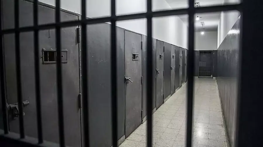 İngiltere'de hapishanelerin aşırı kalabalığını azaltmak amacıyla yürütülen erken tahliye programı çerçevesinde, 37 mahkum yanlışlıkla serbest bırakıldı