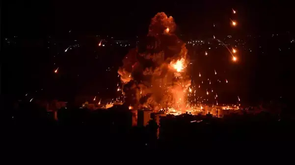 İsrail'in, Lübnan'ın başkenti Beyrut'un güneyindeki Dahiye bölgesine yönelik hava saldırıları devam ediyor