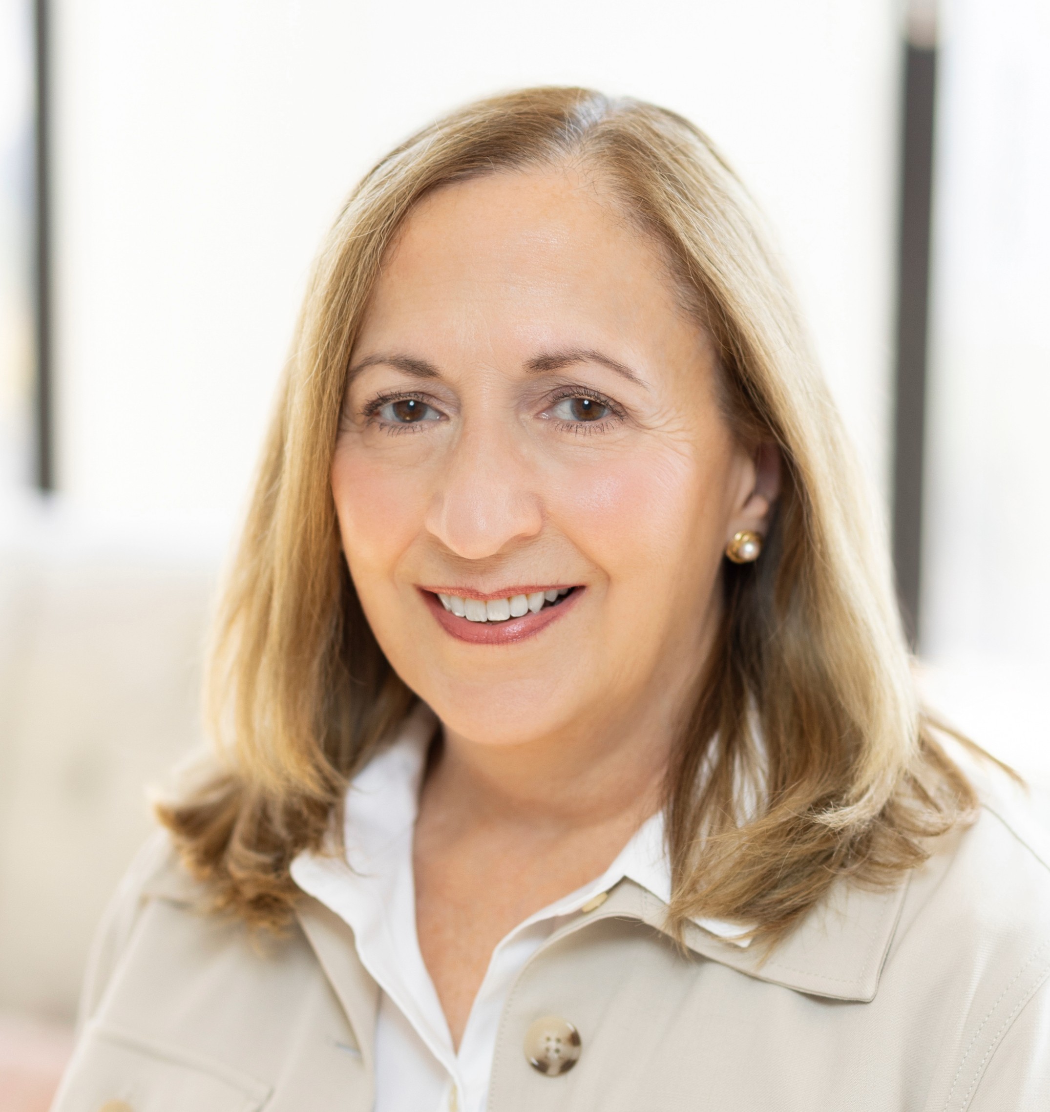 headshot of ashley woolsey