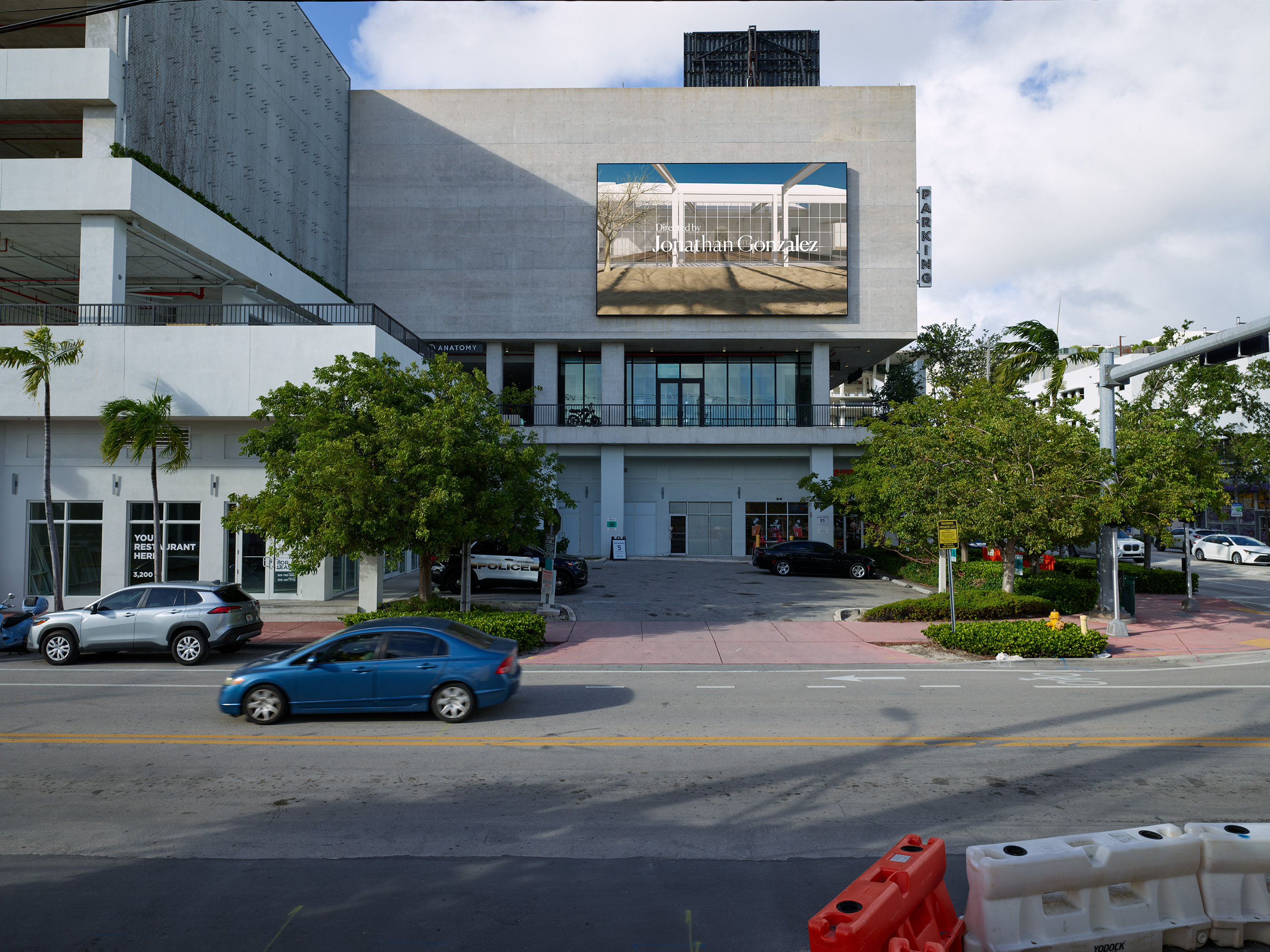 Sorry I’m A Lady, directed by Jonathan Gonzalez featuring paintings by Anna Vickers. Film installation on the public video screen at 1212 Lincoln, Miami Beach.