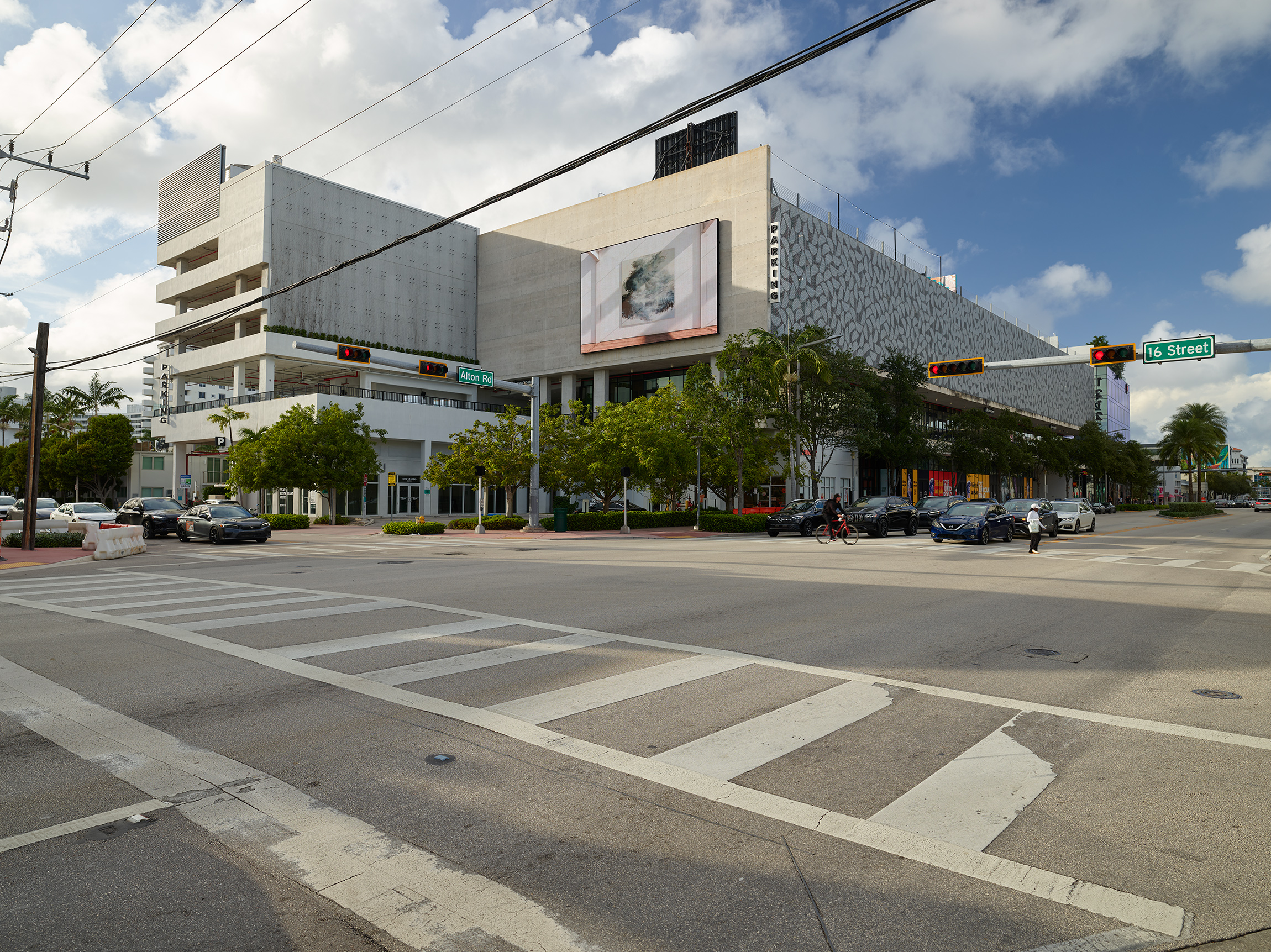 Sorry I’m A Lady, directed by Jonathan Gonzalez featuring paintings by Anna Vickers. Film installation on the public video screen at 1212 Lincoln, Miami Beach.