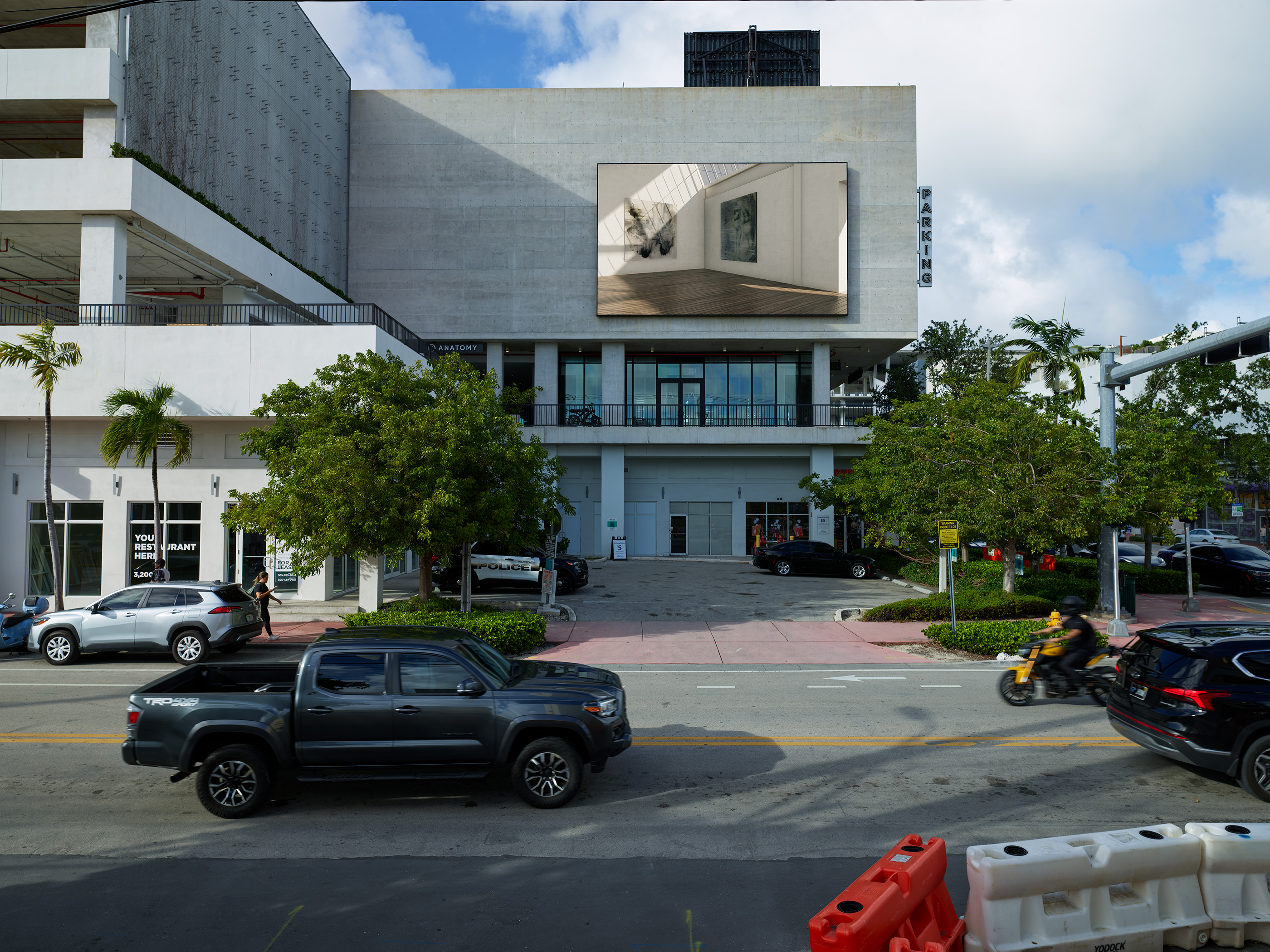 Sorry I’m A Lady, directed by Jonathan Gonzalez featuring paintings by Anna Vickers. Film installation on the public video screen at 1212 Lincoln, Miami Beach.