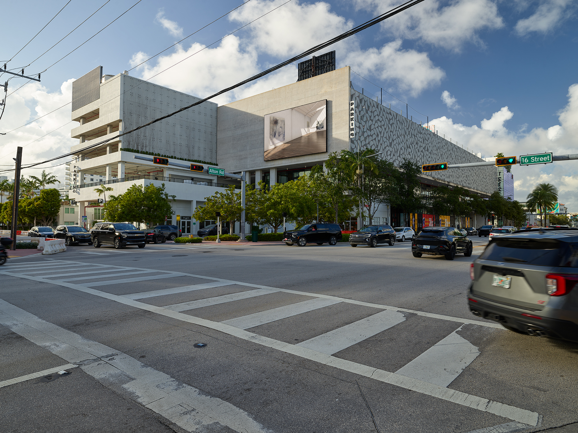 Sorry I’m A Lady, directed by Jonathan Gonzalez featuring paintings by Anna Vickers. Film installation on the public video screen at 1212 Lincoln, Miami Beach.
