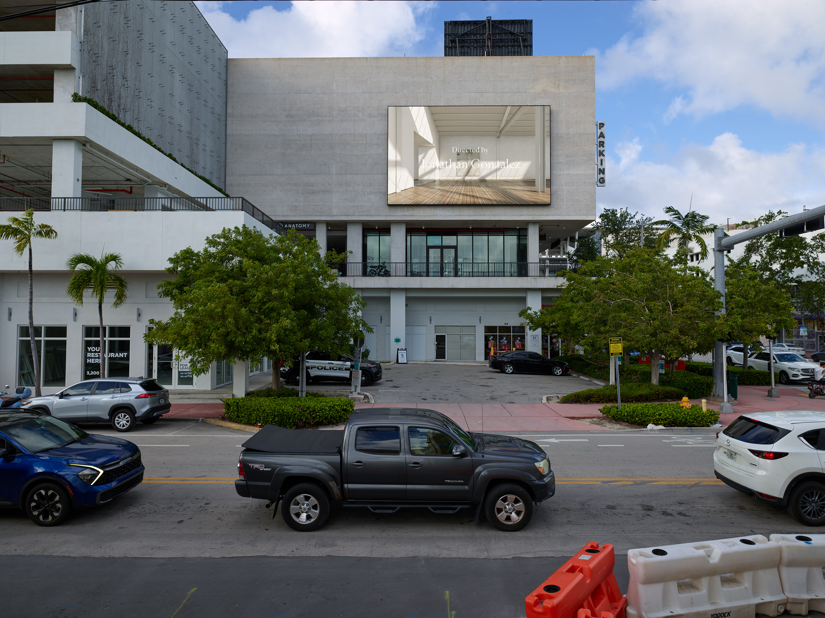 Sorry I’m A Lady, directed by Jonathan Gonzalez featuring paintings by Anna Vickers. Film installation on the public video screen at 1212 Lincoln, Miami Beach.