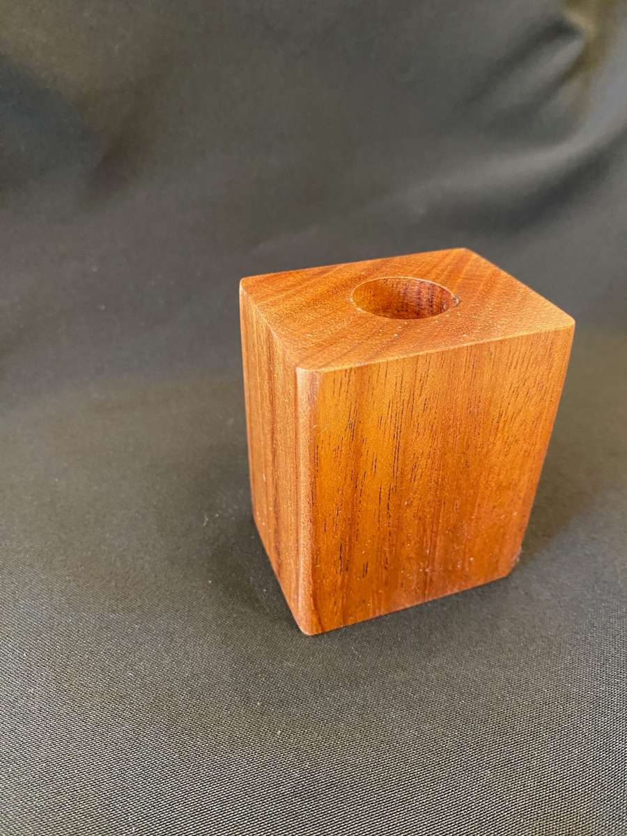 “MAHOGANY WOOD BASE - BOTTLE STOPPER”