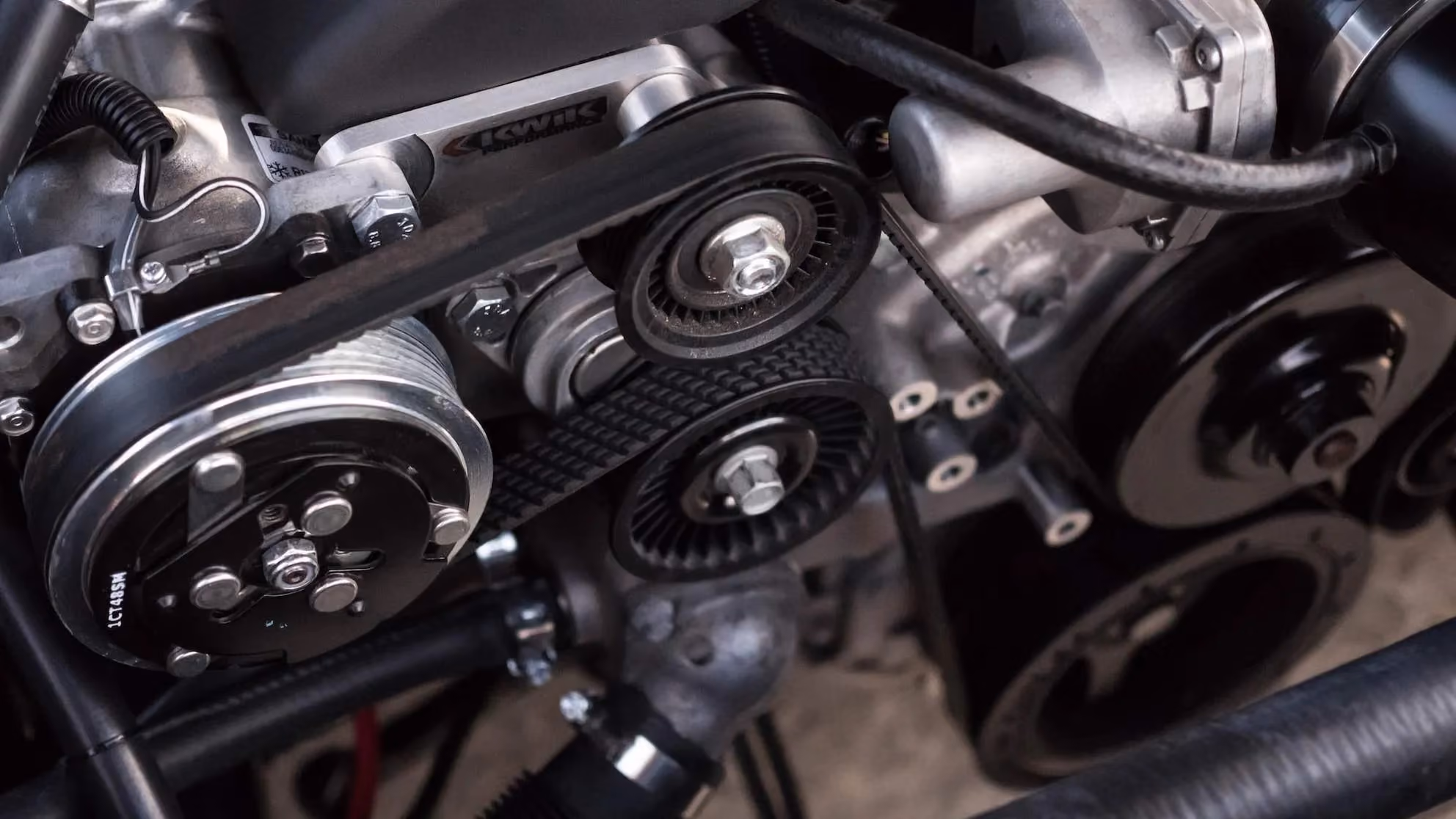 Motor Porsche při generální opravě v dílně Flat Six