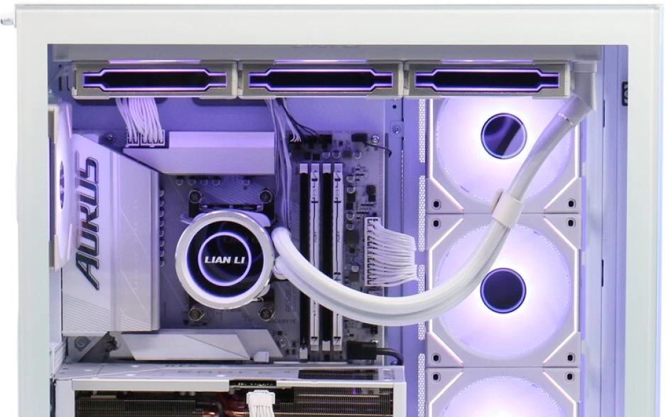 сучасний настільний комп'ютер вид збоку