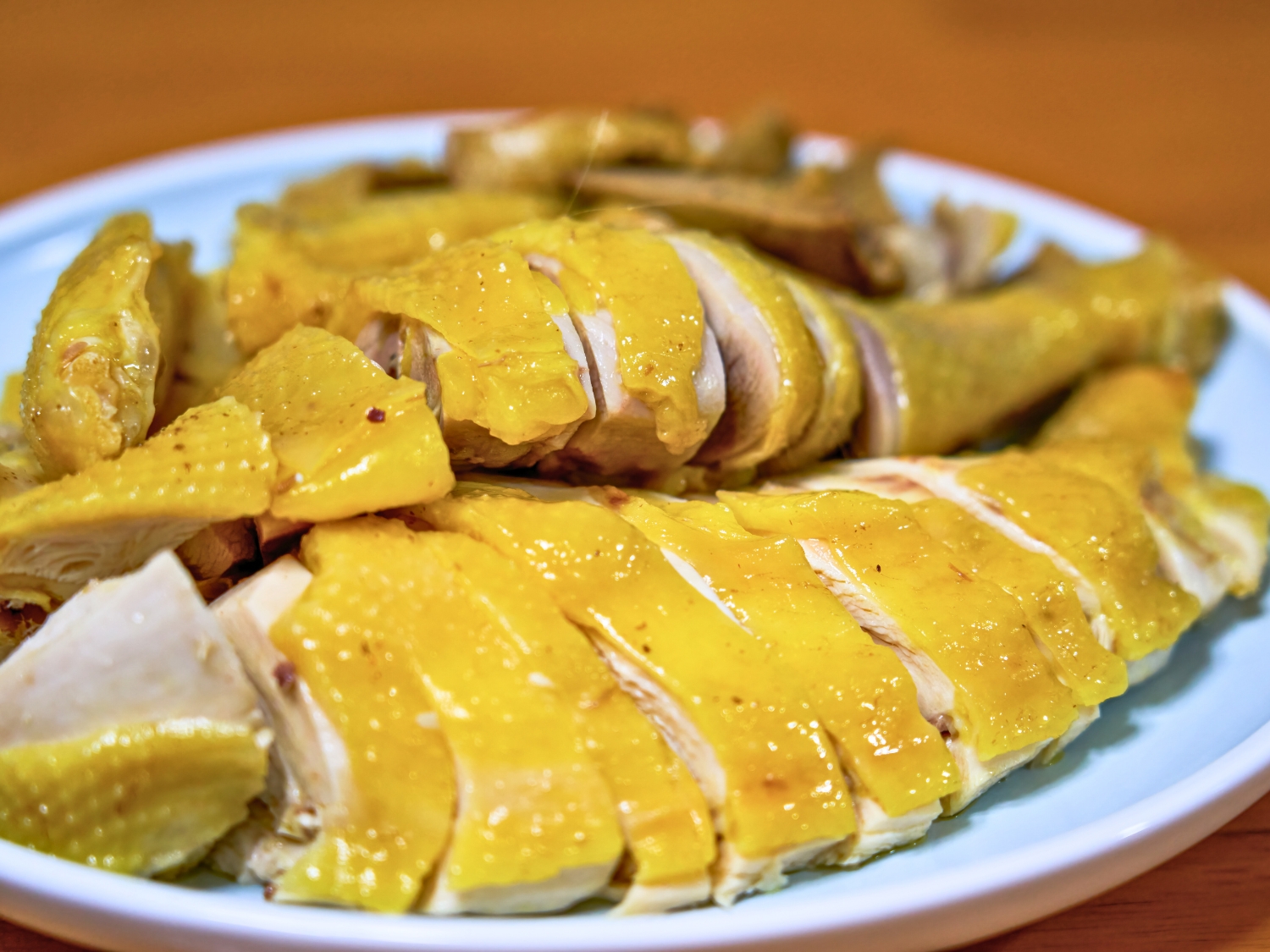A picture of Hainanese chicken dish