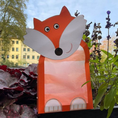 Eine selbst gestaltete Laterne in Form von einem Fuchs
