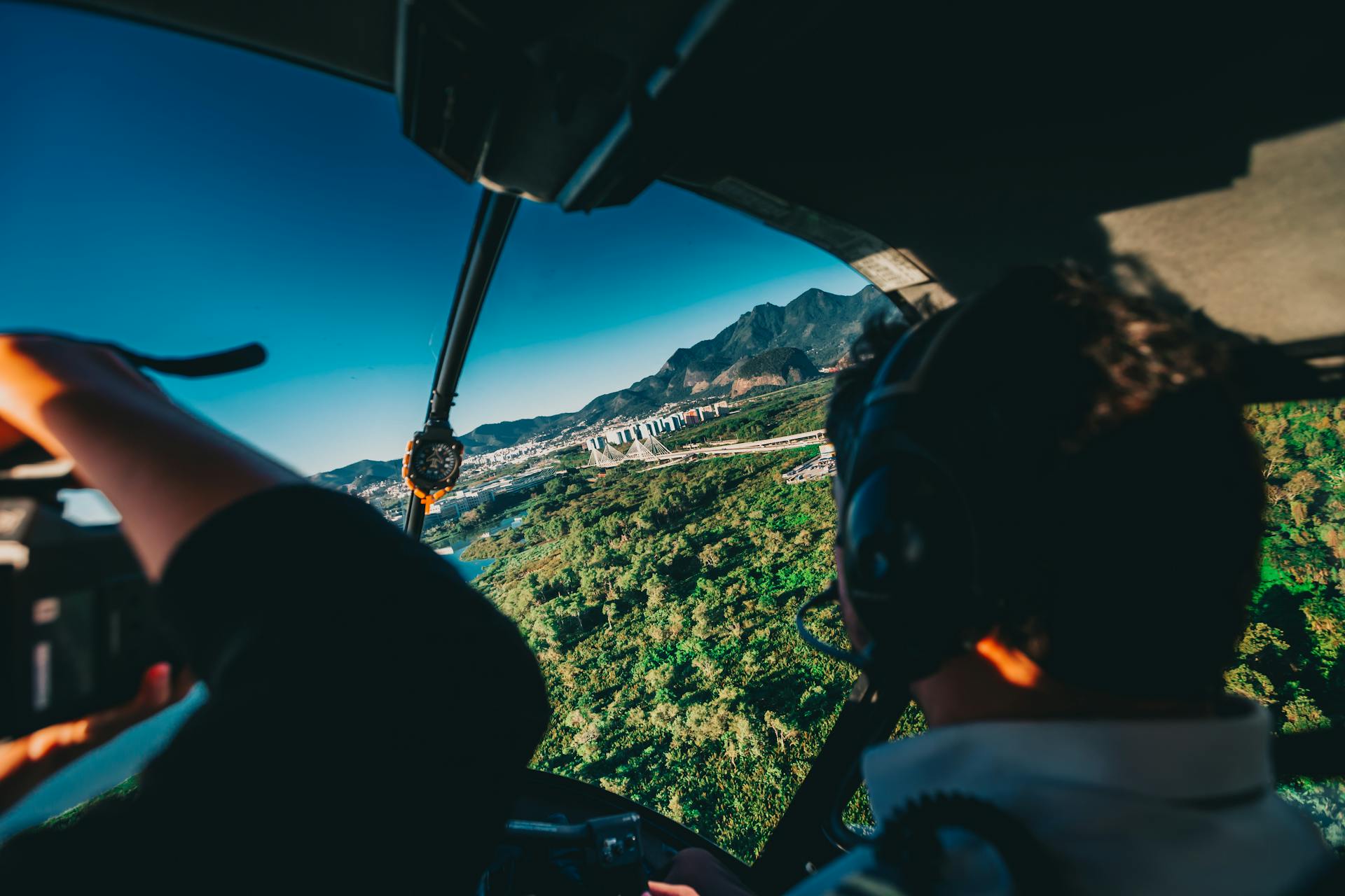 Thermal Imaging from Above: Advanced Helicopter Sensor Applications