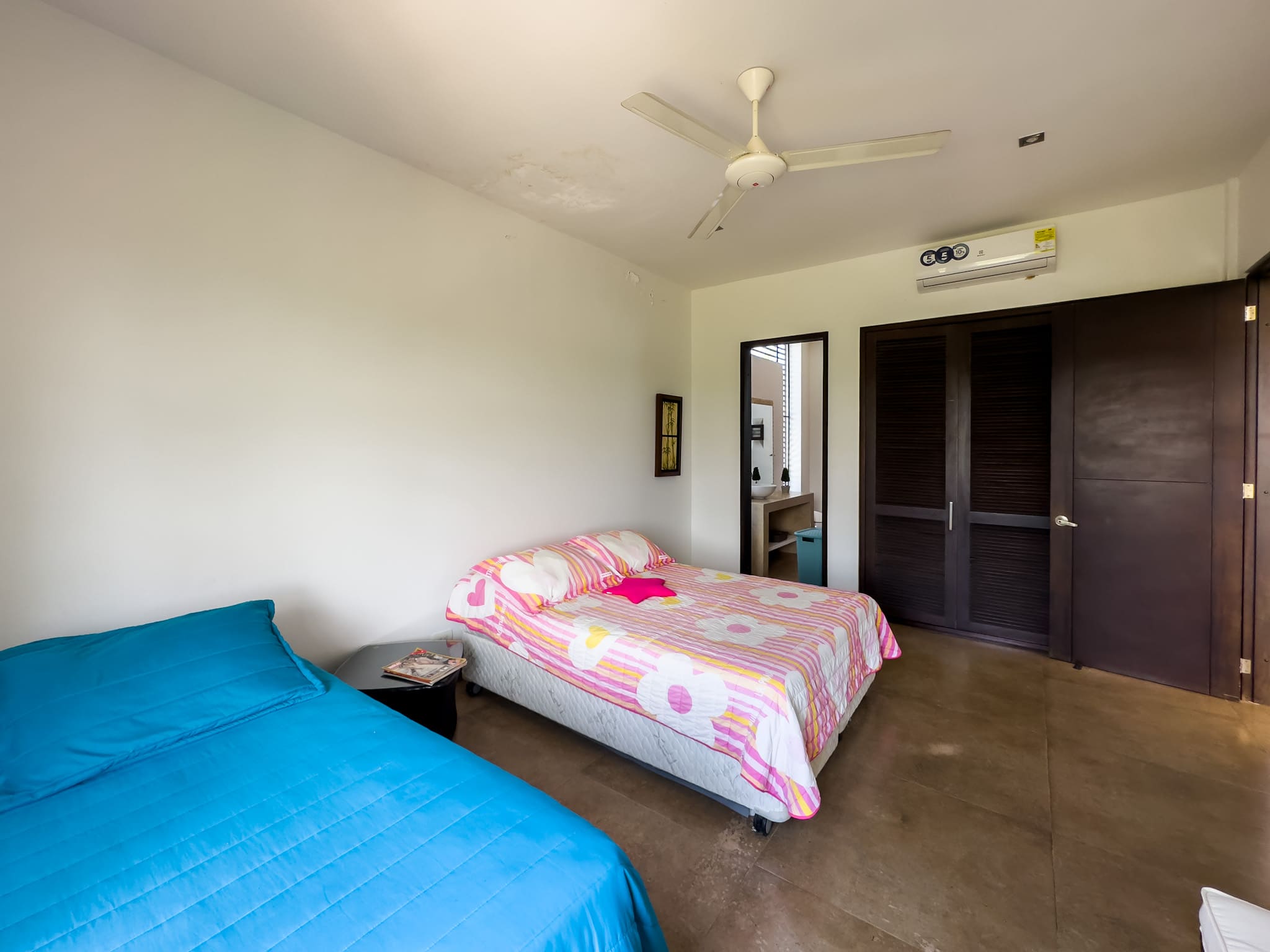 Casa con piscina a la venta, en Lagos del Peñon. (Girardot)