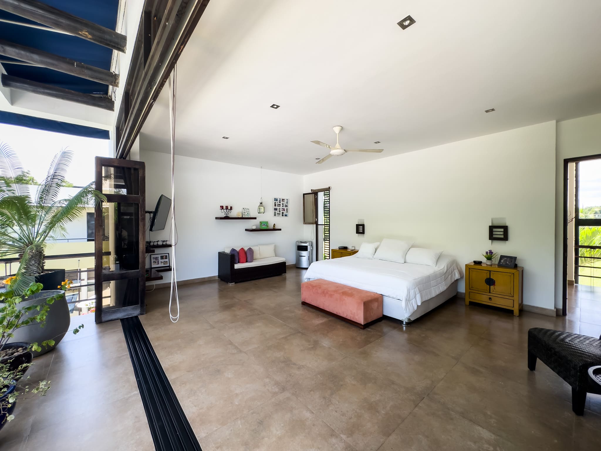 Casa con piscina a la venta, en Lagos del Peñon. (Girardot)