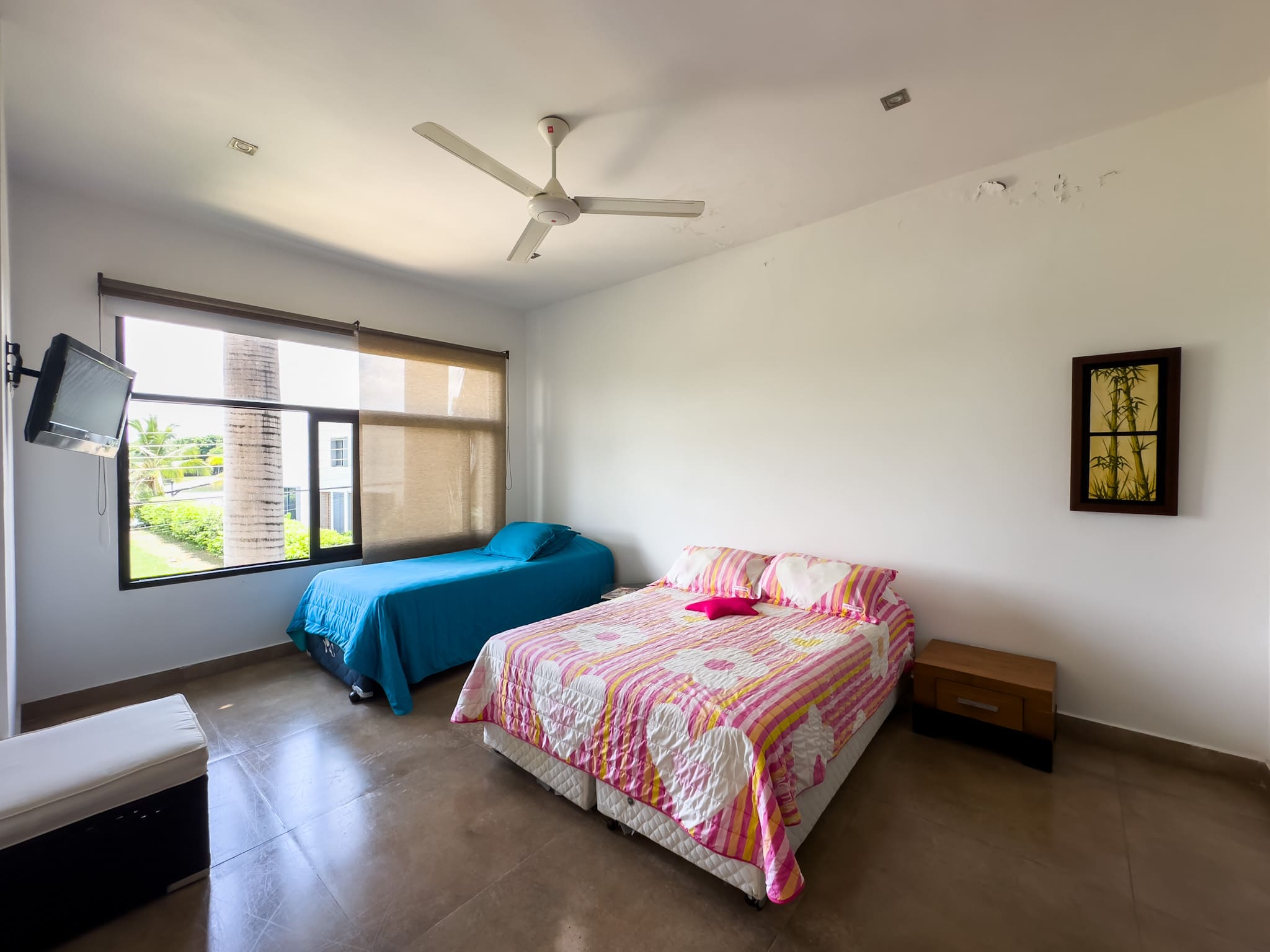 Casa con piscina a la venta, en Lagos del Peñon. (Girardot)