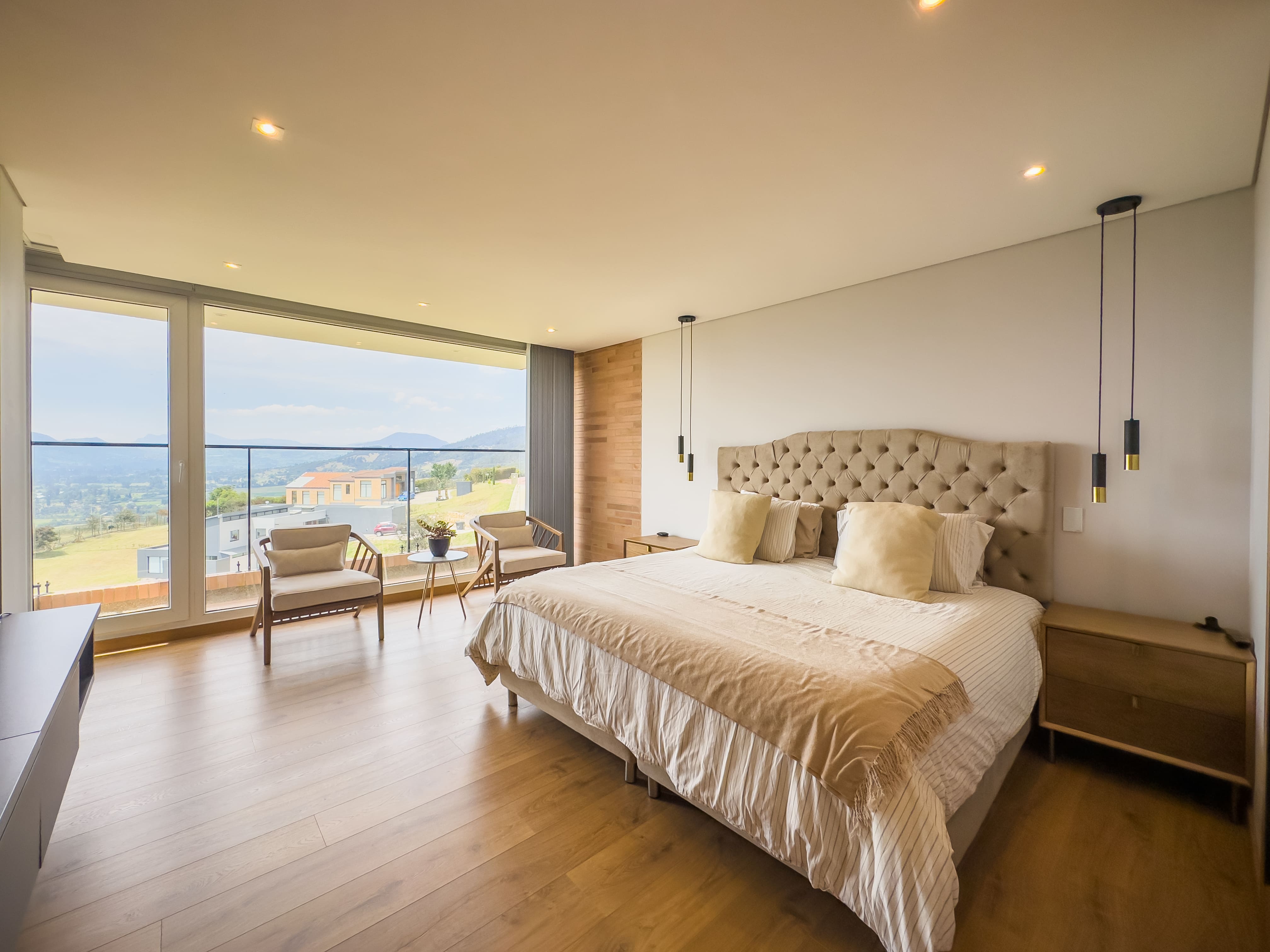Casa con jardín a la venta, en Yerbabuena.