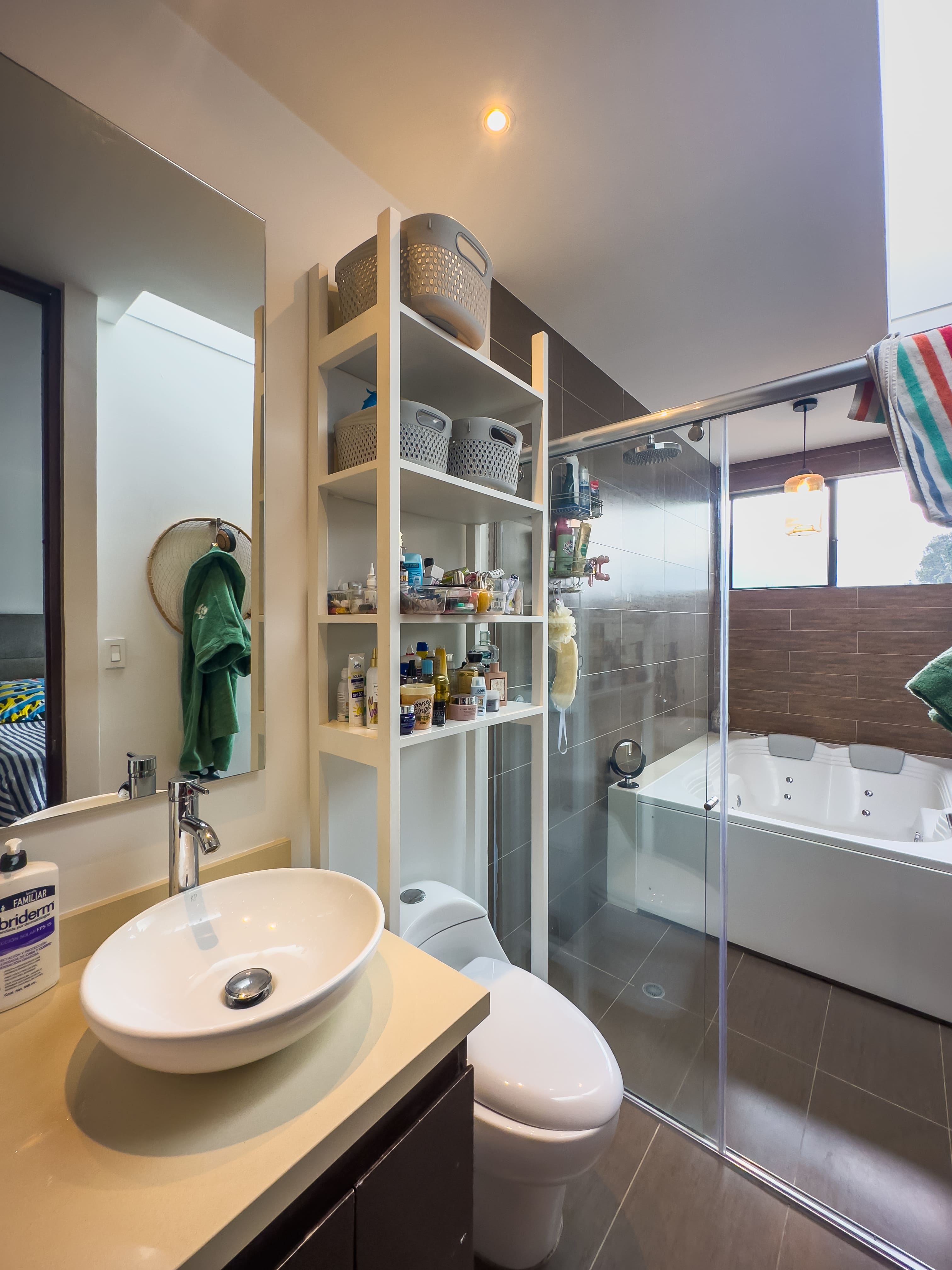 Casa con zona verde a la venta, en Cota.