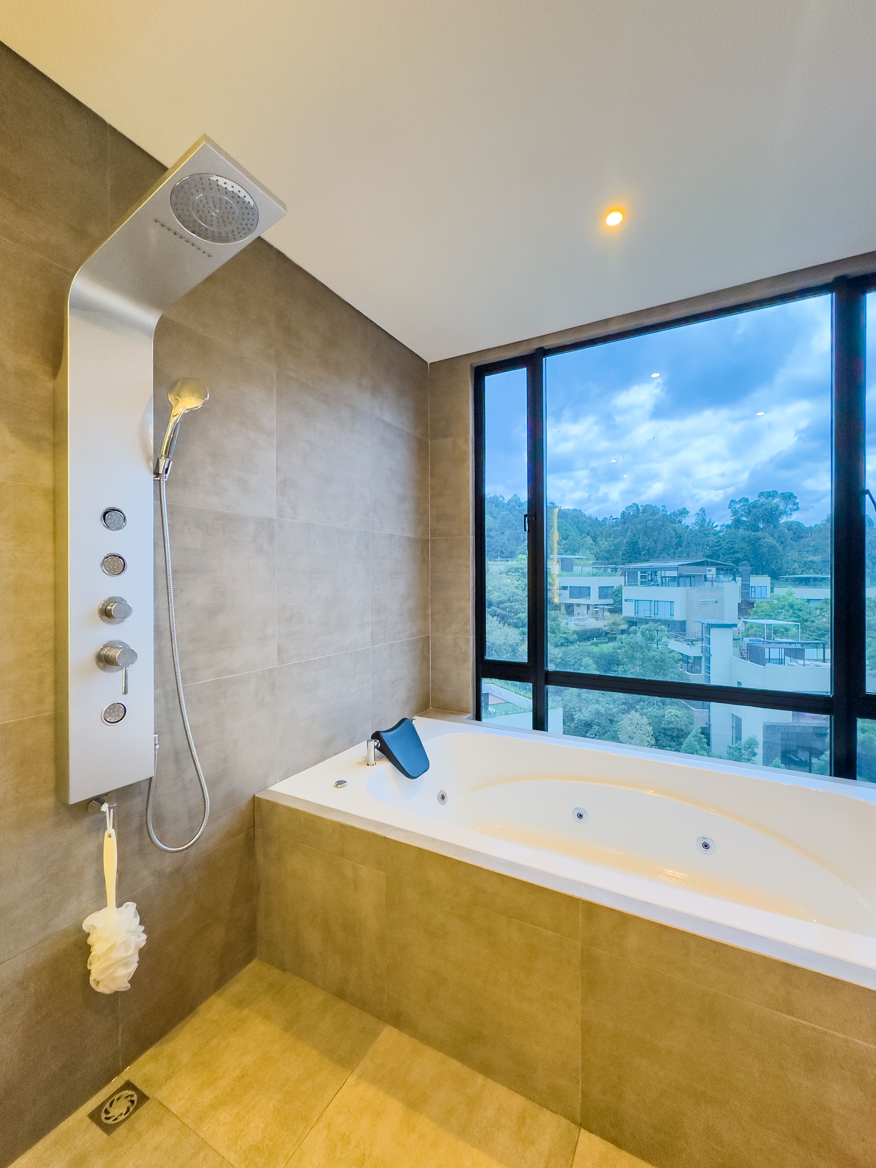 Penthouse con terraza a la venta, en Cerros de Suba.