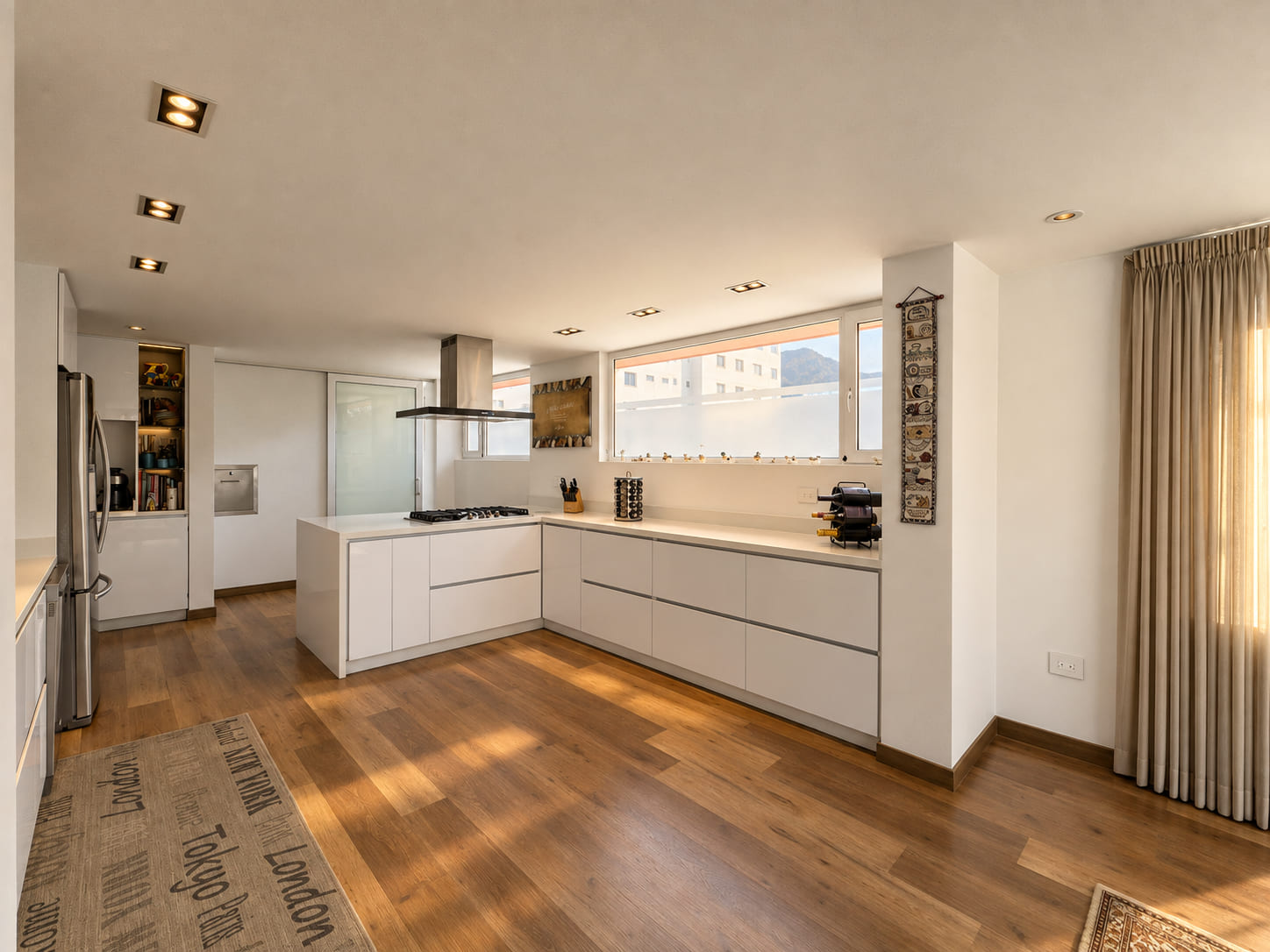 Penthouse con terraza en arriendo, Chico (Parque 93)