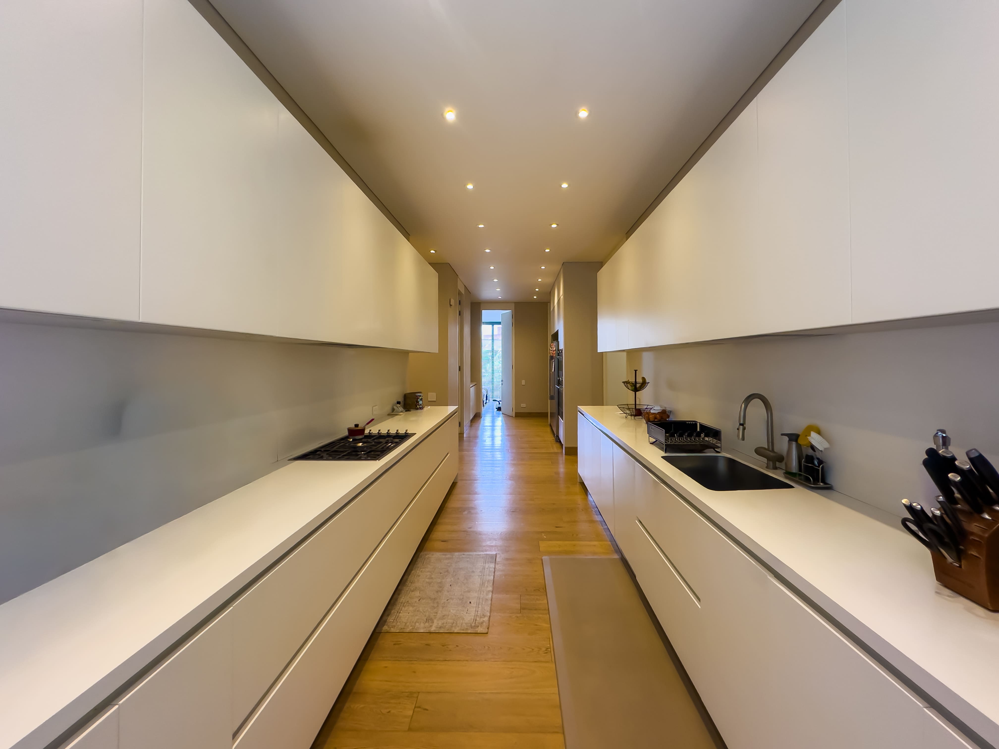 Apartamento en venta con terraza y zona verde, Santa Maria de los cerros.
