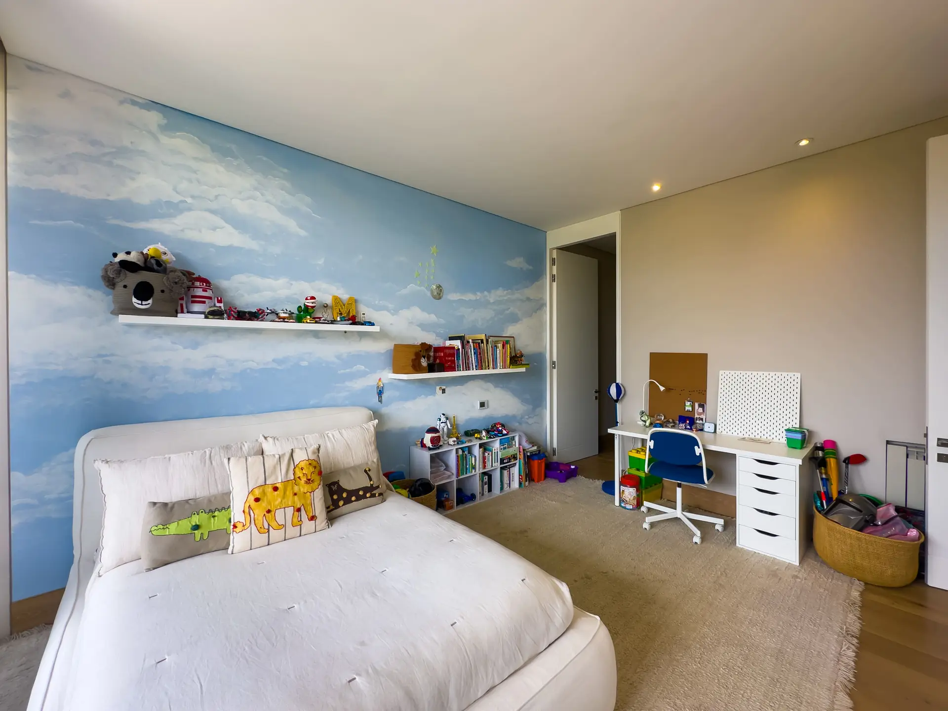 Apartamento en venta con terraza y zona verde, Santa Maria de los cerros.