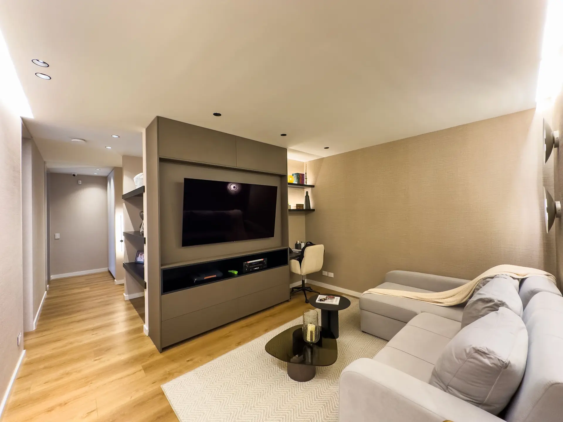 Apartamento con terraza y balcón en venta, Chico Navarra.