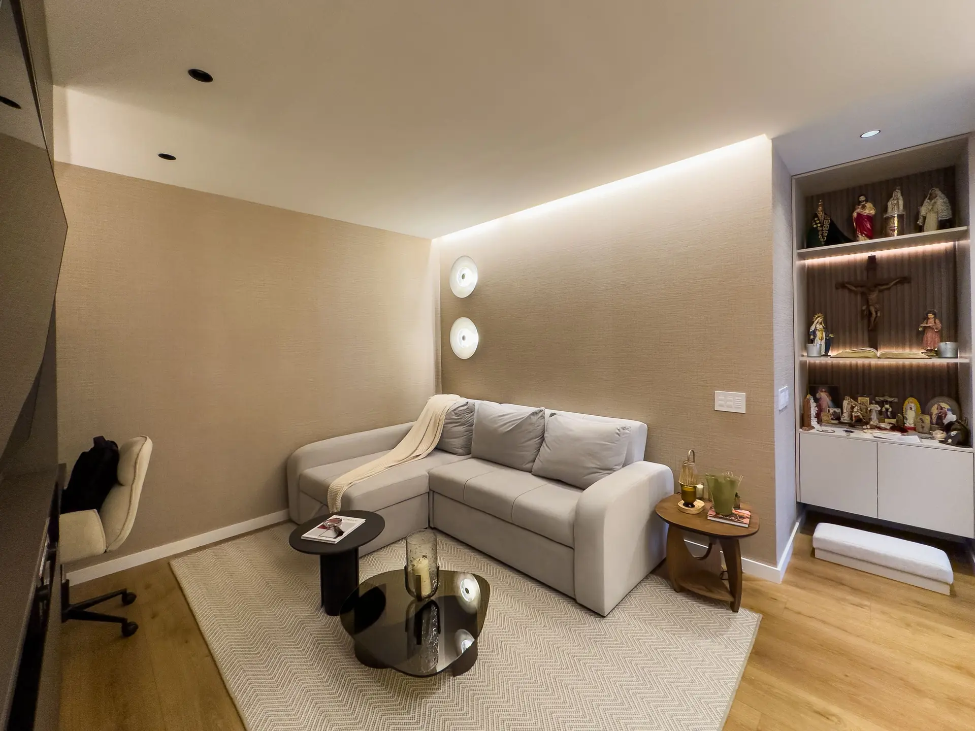Apartamento con terraza y balcón en venta, Chico Navarra.