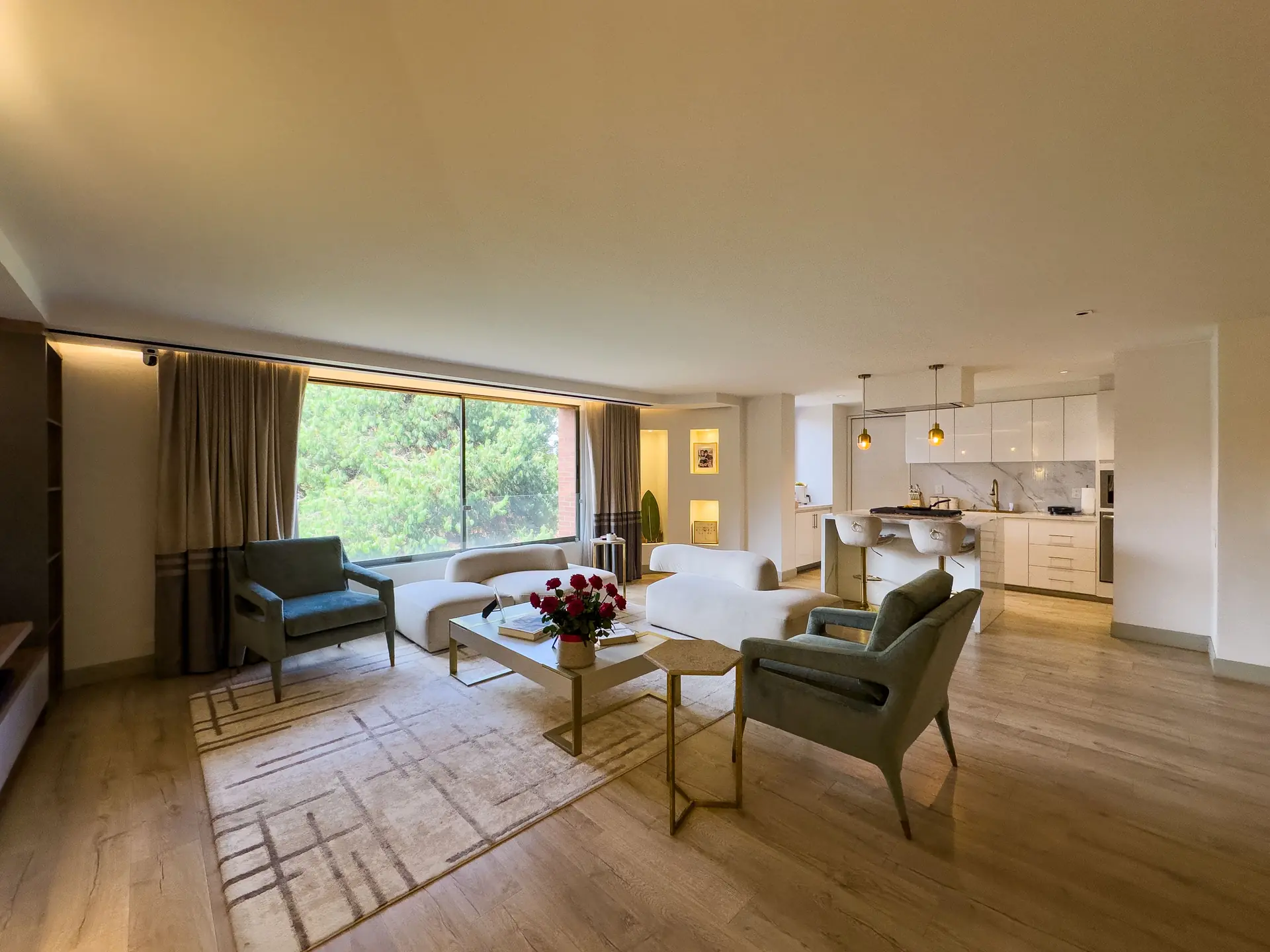 Apartamento REMODELADO exterior en venta, Rosales.
